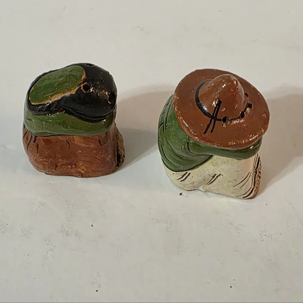 Vtg Mexican Folk Art Salt And Pepper Shaker Set Siesta Couple